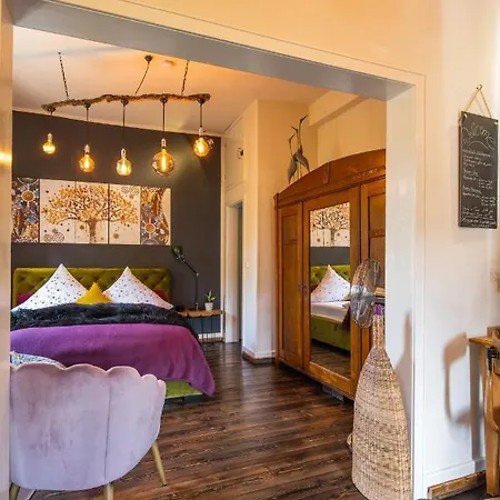 Boutique Benz I-iii דירה